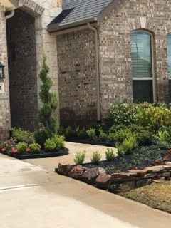 Hardscaping & Structural Features