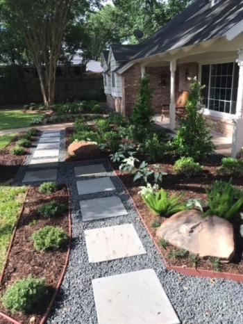 Hardscaping & Structural Features